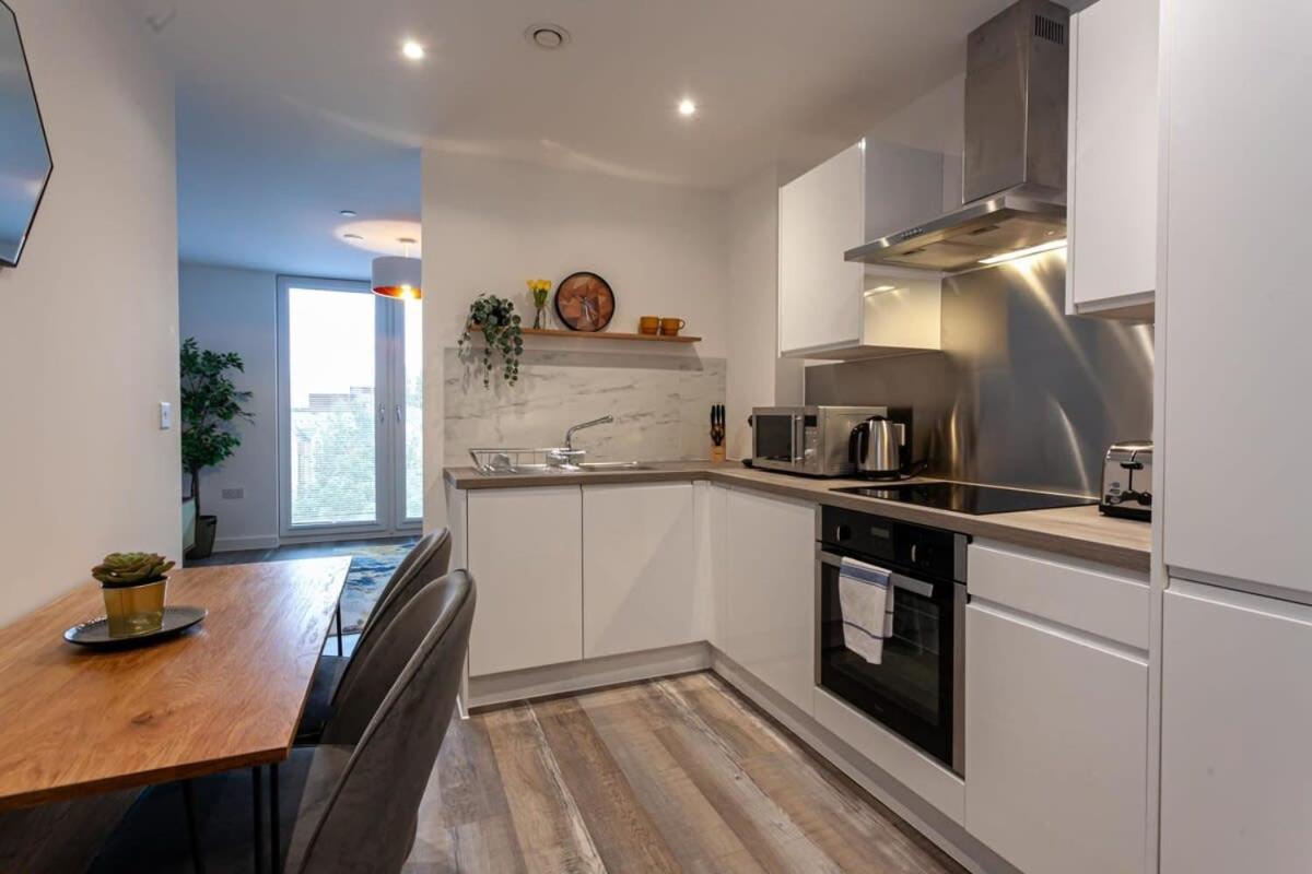 Stunning 2 Bed Flat 5Min To Old Trafford Stadium Манчестер Экстерьер фото