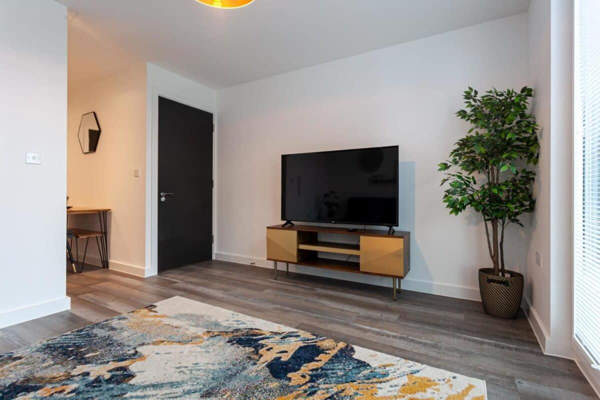 Stunning 2 Bed Flat 5Min To Old Trafford Stadium Манчестер Экстерьер фото