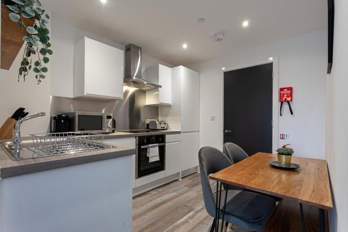 Stunning 2 Bed Flat 5Min To Old Trafford Stadium Манчестер Экстерьер фото